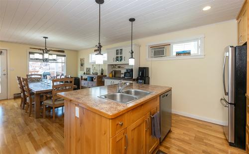 6792 Squilax Anglemont Road, Magna Bay, BC - Indoor