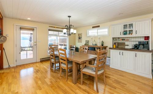 6792 Squilax Anglemont Road, Magna Bay, BC - Indoor Photo Showing Dining Room