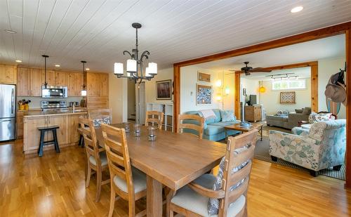 6792 Squilax Anglemont Road, Magna Bay, BC - Indoor Photo Showing Dining Room