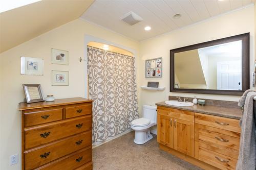 6792 Squilax Anglemont Road, Magna Bay, BC - Indoor Photo Showing Bathroom