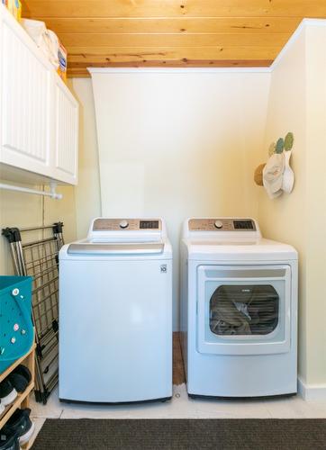 6792 Squilax Anglemont Road, Magna Bay, BC - Indoor Photo Showing Laundry Room