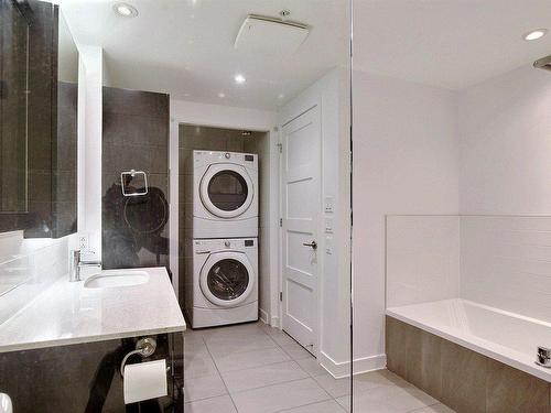 Bathroom - 2705-199 Rue De La Rotonde, Montréal (Verdun/Île-Des-Soeurs), QC - Indoor Photo Showing Laundry Room