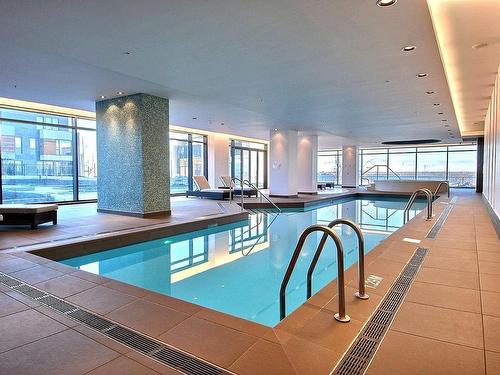 Pool - 2705-199 Rue De La Rotonde, Montréal (Verdun/Île-Des-Soeurs), QC - Indoor Photo Showing Other Room With In Ground Pool