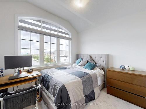 16 Morningstar Ave, Whitby, ON - Indoor Photo Showing Bedroom