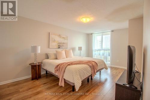 1012 - 1320 Mississauga Valley Boulevard, Mississauga (Mississauga Valleys), ON - Indoor Photo Showing Bedroom