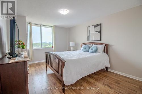 1012 - 1320 Mississauga Valley Boulevard, Mississauga (Mississauga Valleys), ON - Indoor Photo Showing Bedroom