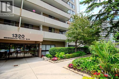 1012 - 1320 Mississauga Valley Boulevard, Mississauga (Mississauga Valleys), ON - Outdoor With Balcony