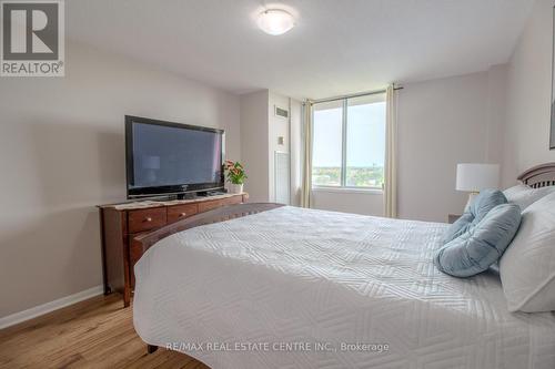 1012 - 1320 Mississauga Valley Boulevard, Mississauga (Mississauga Valleys), ON - Indoor Photo Showing Bedroom