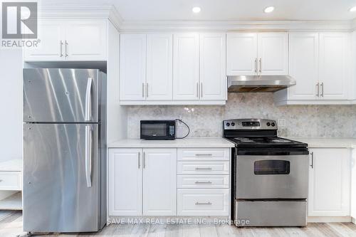 219 Franklin Street S, Kitchener, ON - Indoor Photo Showing Kitchen