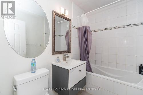 219 Franklin Street S, Kitchener, ON - Indoor Photo Showing Bathroom