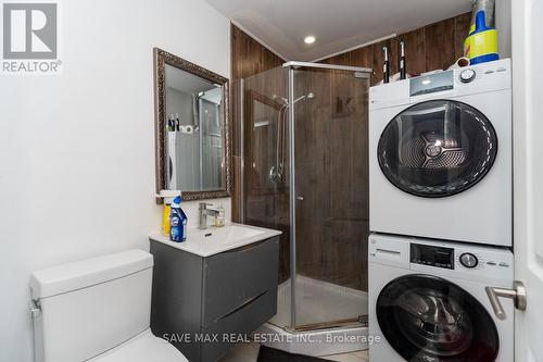 219 Franklin Street S, Kitchener, ON - Indoor Photo Showing Laundry Room