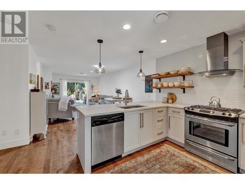 1170 Brant Avenue Unit# 5, Kelowna, BC - Indoor Photo Showing Kitchen With Stainless Steel Kitchen With Upgraded Kitchen