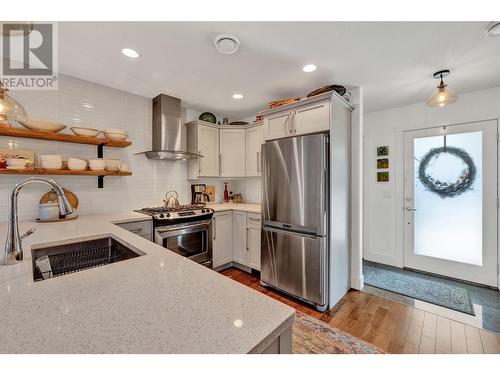 1170 Brant Avenue Unit# 5, Kelowna, BC - Indoor Photo Showing Kitchen With Stainless Steel Kitchen With Upgraded Kitchen