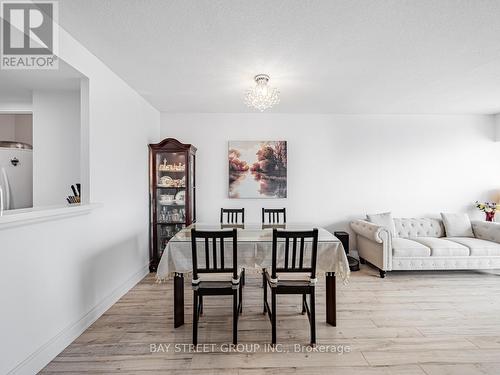 Ph703 - 1001 Cedarglen Gate, Mississauga (Erindale), ON - Indoor Photo Showing Dining Room