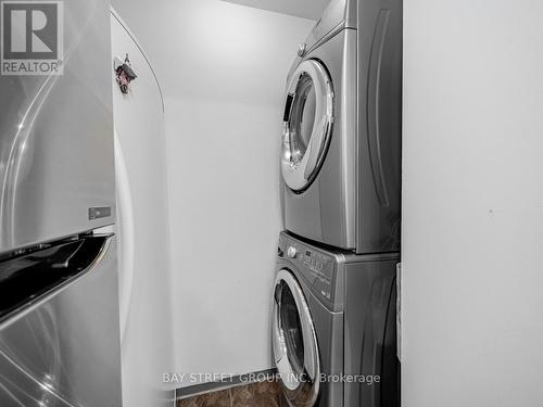 Ph703 - 1001 Cedarglen Gate, Mississauga (Erindale), ON - Indoor Photo Showing Laundry Room