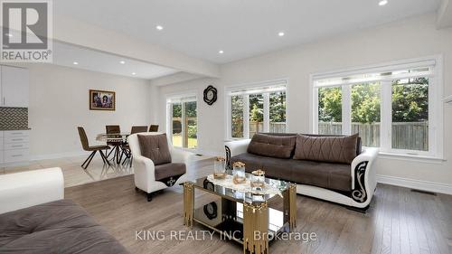 114 Heritage Street, Bradford West Gwillimbury, ON - Indoor Photo Showing Living Room