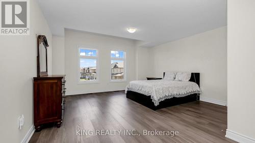 114 Heritage Street, Bradford West Gwillimbury, ON - Indoor Photo Showing Bedroom