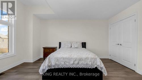 114 Heritage Street, Bradford West Gwillimbury, ON - Indoor Photo Showing Bedroom