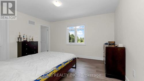 114 Heritage Street, Bradford West Gwillimbury, ON - Indoor Photo Showing Bedroom