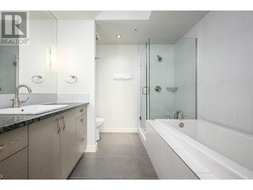 7343 Okanagan Landing Road Unit# 1101, Vernon, BC - Indoor Photo Showing Bathroom