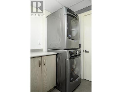 7343 Okanagan Landing Road Unit# 1101, Vernon, BC - Indoor Photo Showing Laundry Room