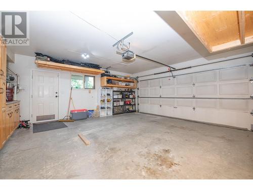 3704 19Th Street, Vernon, BC - Indoor Photo Showing Garage