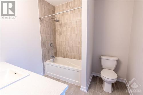 653 Terrier Circle, Richmond, ON - Indoor Photo Showing Bathroom