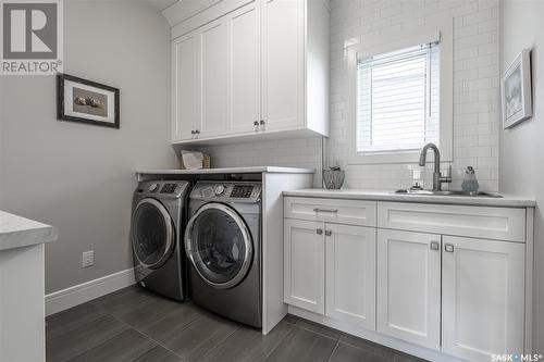 635 Fast Crescent, Saskatoon, SK - Indoor Photo Showing Laundry Room