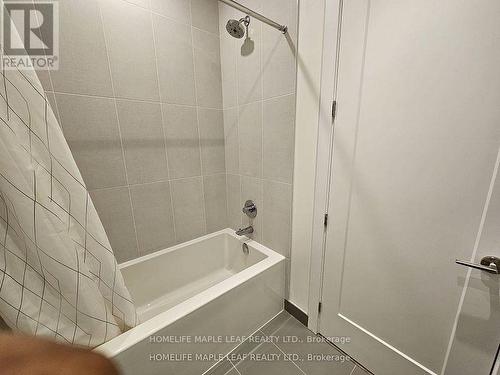 257 - 25 Adra Grado Way, Toronto (Bayview Village), ON - Indoor Photo Showing Bathroom