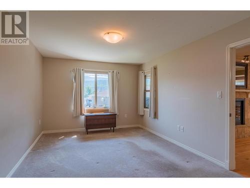 7200 Devito  Drive, Trail, BC - Indoor Photo Showing Other Room