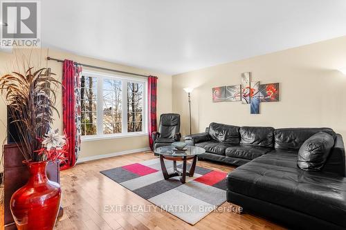 771 Du Bercail Street, Champlain, ON - Indoor Photo Showing Living Room