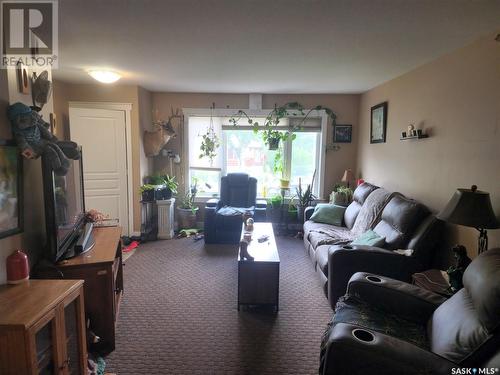 530 Toronto Street, Regina, SK - Indoor Photo Showing Living Room