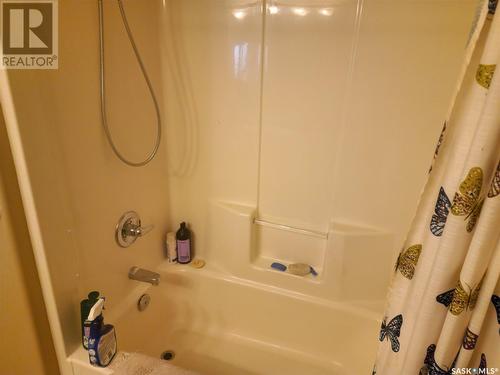 530 Toronto Street, Regina, SK - Indoor Photo Showing Bathroom