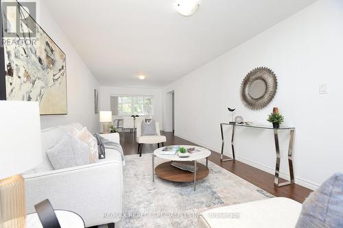 20 - 7030 Copenhagen Road, Mississauga (Meadowvale), ON - Indoor Photo Showing Living Room