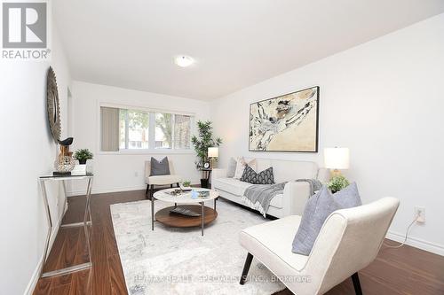 20 - 7030 Copenhagen Road, Mississauga (Meadowvale), ON - Indoor Photo Showing Living Room