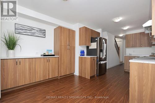 20 - 7030 Copenhagen Road, Mississauga (Meadowvale), ON - Indoor Photo Showing Kitchen