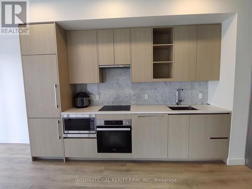 1907 - 95 Mcmahon Drive, Toronto (Bayview Village), ON - Indoor Photo Showing Kitchen