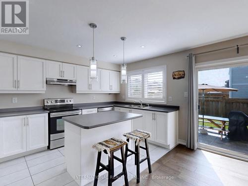 110 Swenson Street, New Tecumseth, ON - Indoor Photo Showing Kitchen With Double Sink