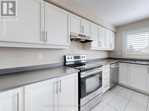 110 Swenson Street, New Tecumseth, ON - Indoor Photo Showing Kitchen