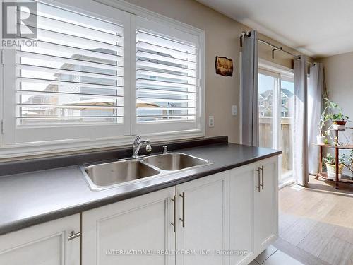 110 Swenson Street, New Tecumseth, ON - Indoor Photo Showing Kitchen With Double Sink