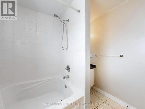 110 Swenson Street, New Tecumseth, ON - Indoor Photo Showing Bathroom