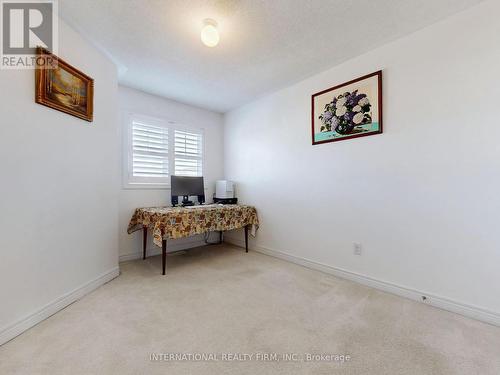 110 Swenson Street, New Tecumseth, ON - Indoor Photo Showing Bedroom