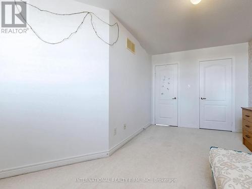 110 Swenson Street, New Tecumseth, ON - Indoor Photo Showing Other Room