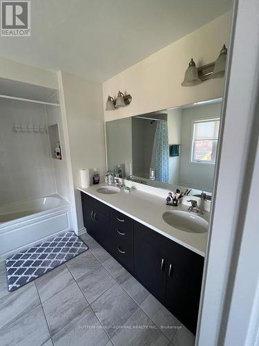 12 Christchurch Street, Richmond Hill, ON - Indoor Photo Showing Bathroom