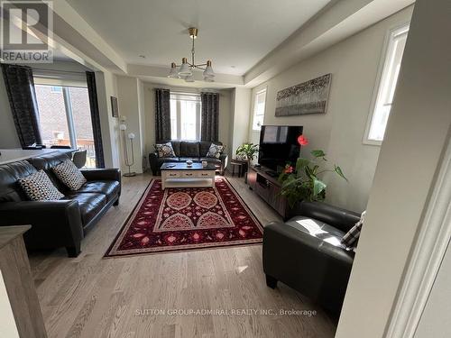 12 Christchurch Street, Richmond Hill, ON - Indoor Photo Showing Living Room