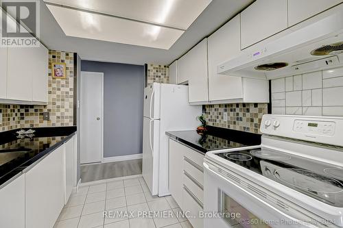 605 - 3 Rowntree Road, Toronto (Mount Olive-Silverstone-Jamestown), ON - Indoor Photo Showing Kitchen