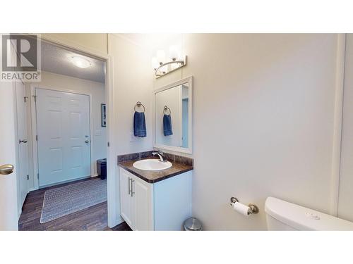 920 Steepleview  Nw Drive, Cranbrook, BC - Indoor Photo Showing Bathroom