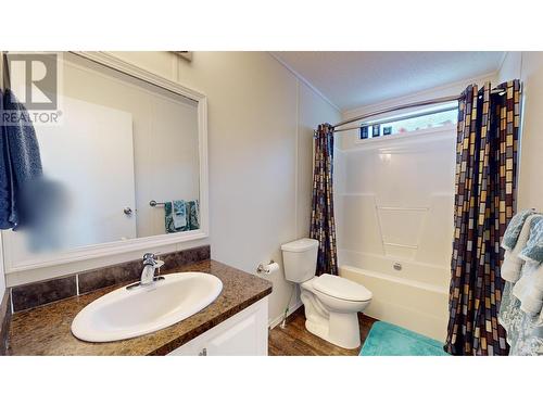 920 Steepleview  Nw Drive, Cranbrook, BC - Indoor Photo Showing Bathroom