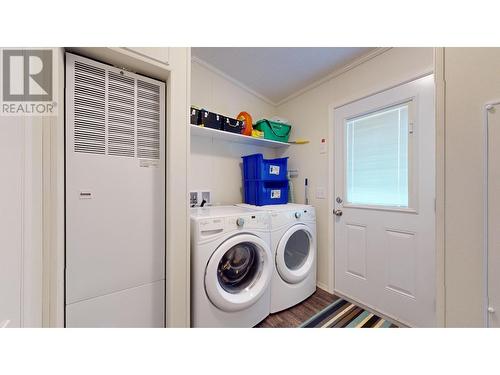 920 Steepleview  Nw Drive, Cranbrook, BC - Indoor Photo Showing Laundry Room