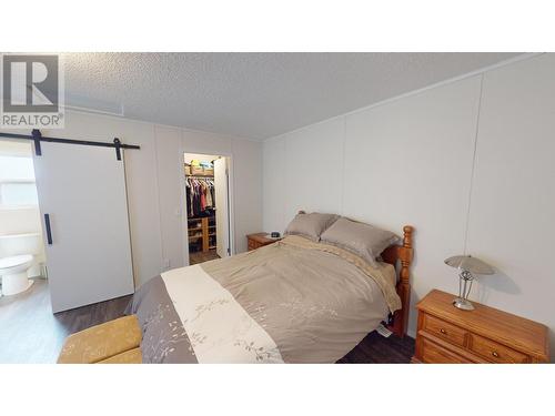 920 Steepleview  Nw Drive, Cranbrook, BC - Indoor Photo Showing Bedroom